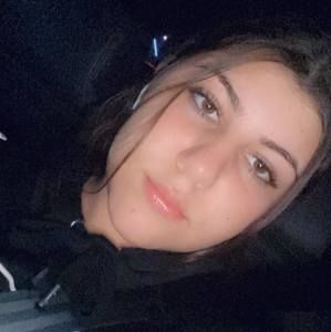 Meet your Posher, Daniela